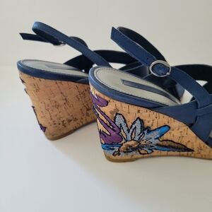 Bandolino Blue Cork Wedge Floral Slip On Straps Summer Vacation Sandals